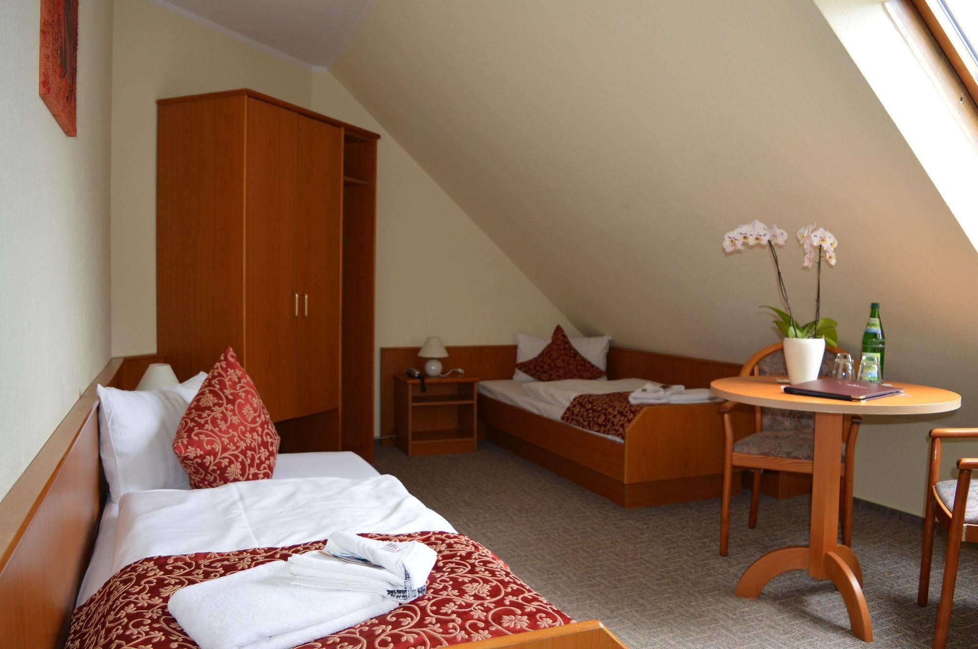 Hotel Auerhahn Masserberg Exterior photo